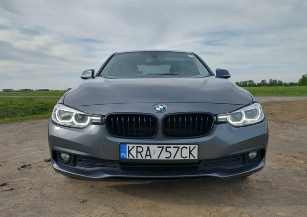 BMW Seria 3 cena 59800 przebieg: 186000, rok produkcji 2017 z Kamieńsk małe 211